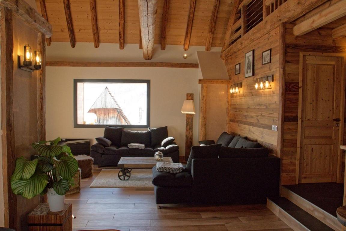 ヴォジャニー Chalet Augustinヴィラ エクステリア 写真